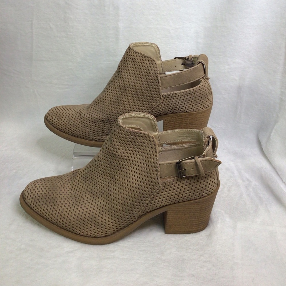 Qupid Tobin-45 Ankle Boots Size 9 Stone Distress Nubuck